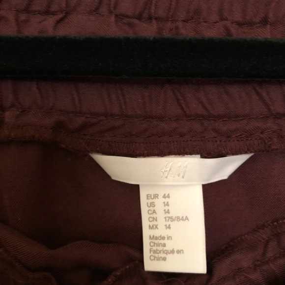H&M High Rise Burgundy Skirt - Picture 4 of 4